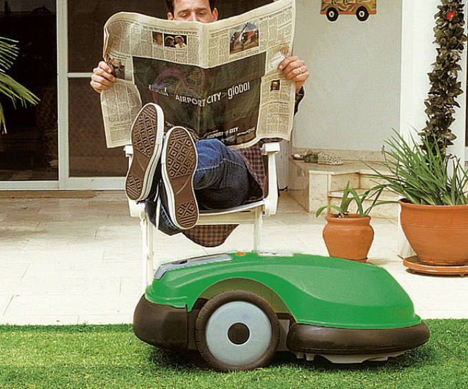 ROBOTIC LAWN MOWER