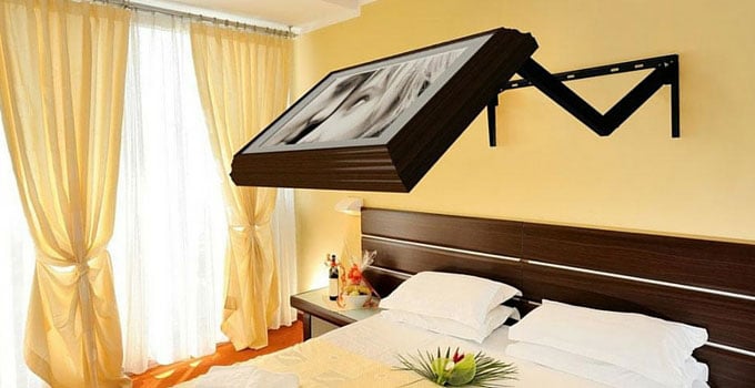 tv-bedroom