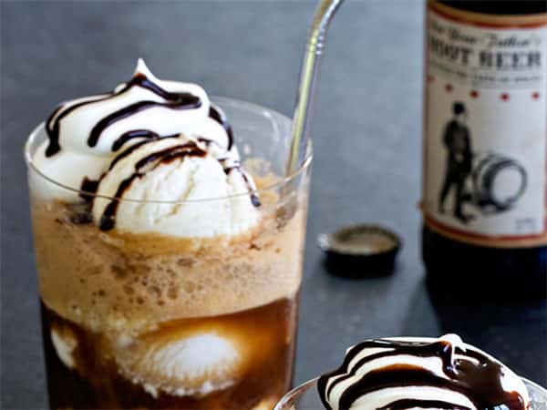 Adult-root-beer-floats